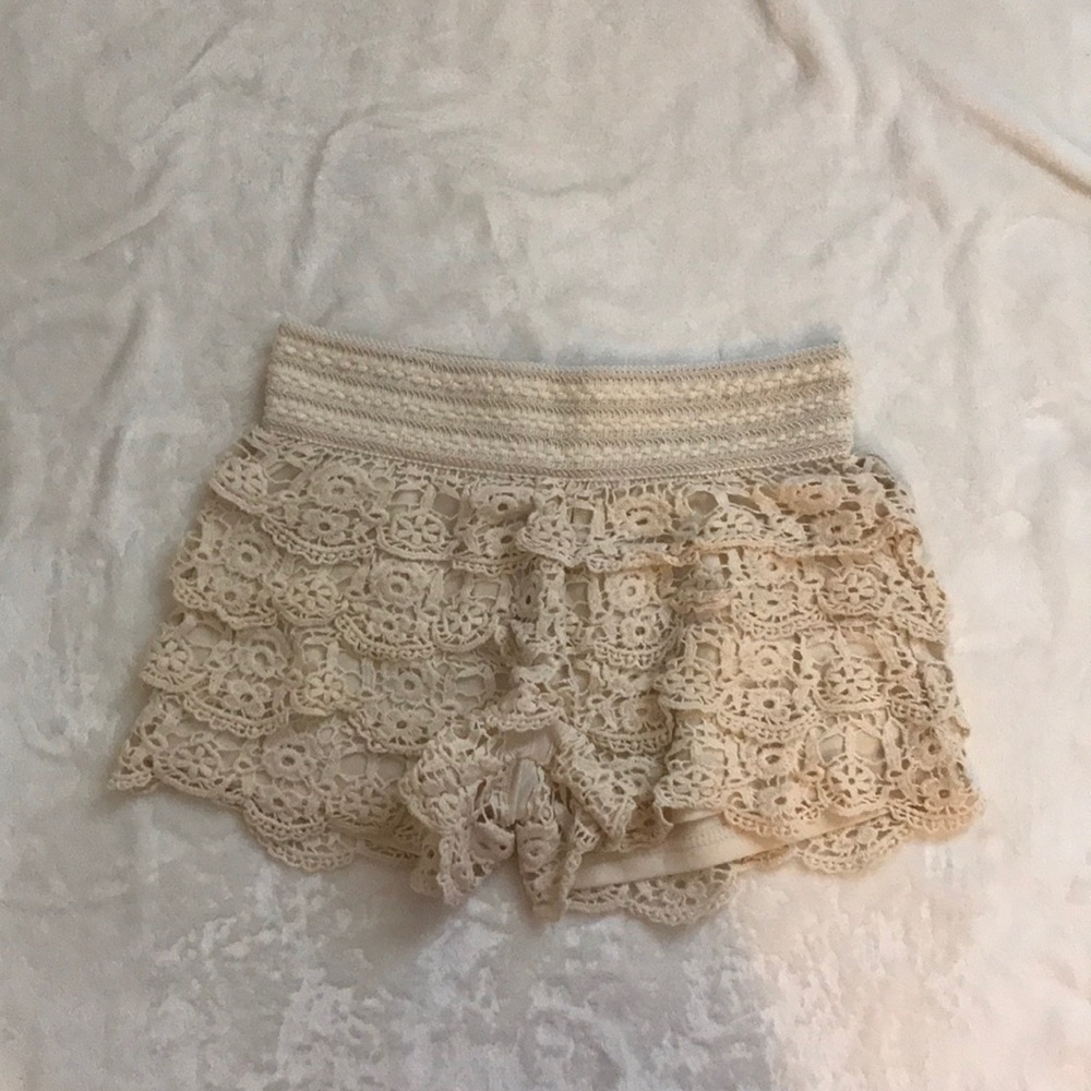 Crocheted shorts